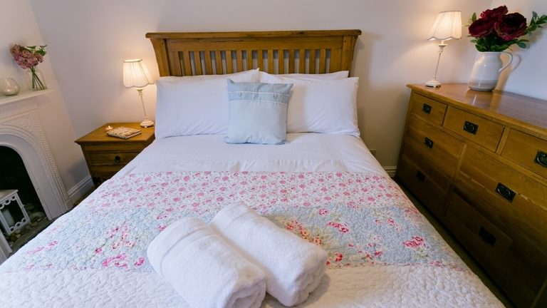 Boltholes and Hideaways Honey Hill Cottage Llangoed double bedroom