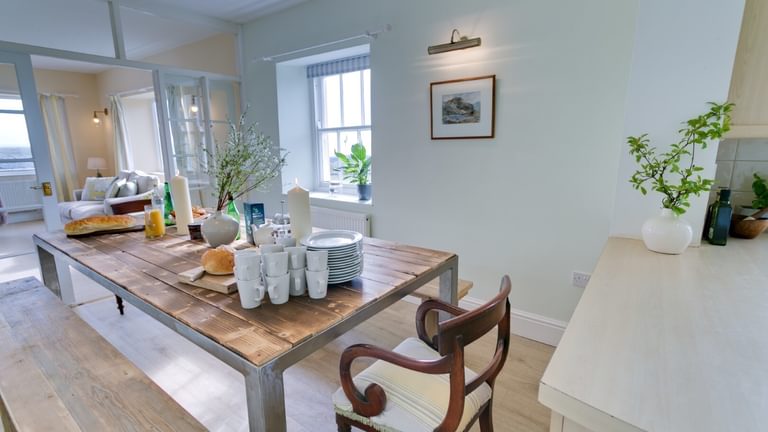Boltholes and Hideaways Hafod Trearddur Bay Holiday Let Anglesey kitchen table 1620