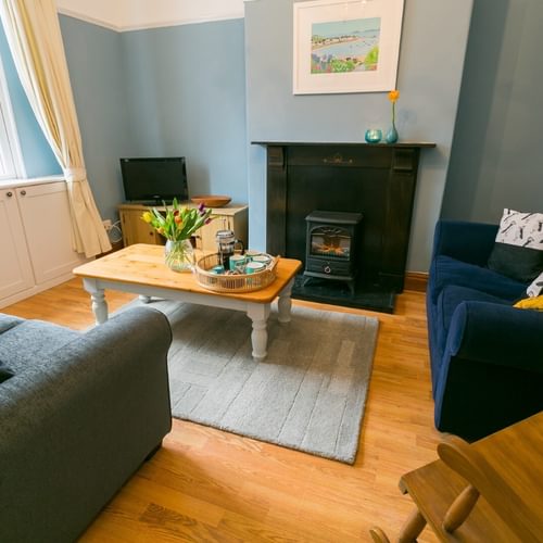 Boltholes and Hideaways Heulfre Beaumaris sleeps 4 electric burner 1620