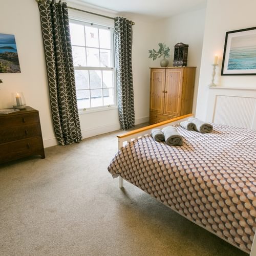 Boltholes and Hideaways Heulfre Beaumaris sleeps 4 master double bedroom 1620