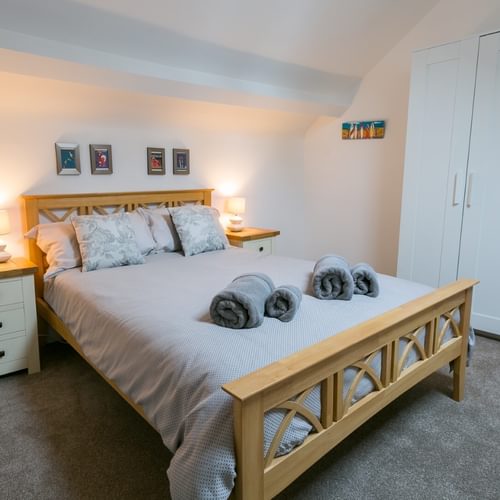 Boltholes and Hideaways Heulfre Beaumaris sleeps 4 top floor across to double bed