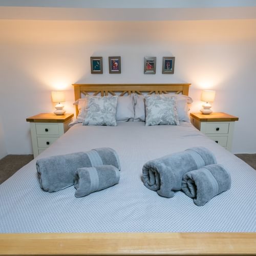 Boltholes and Hideaways Heulfre Beaumaris sleeps 4 top floor double bed