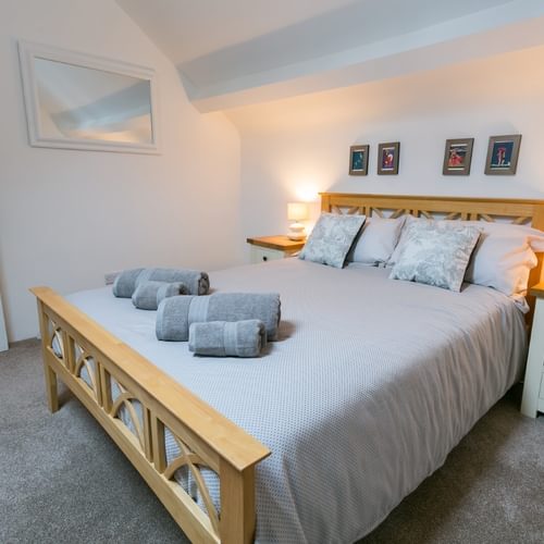 Boltholes and Hideaways Heulfre Beaumaris sleeps 4 top floor double