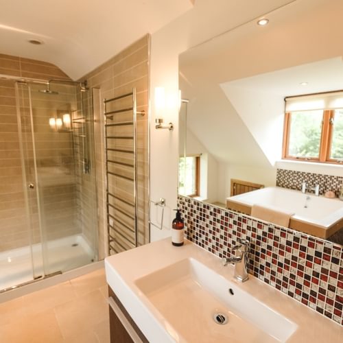 Boltholes and Hideaways Llynnon Lodge large shower 1620