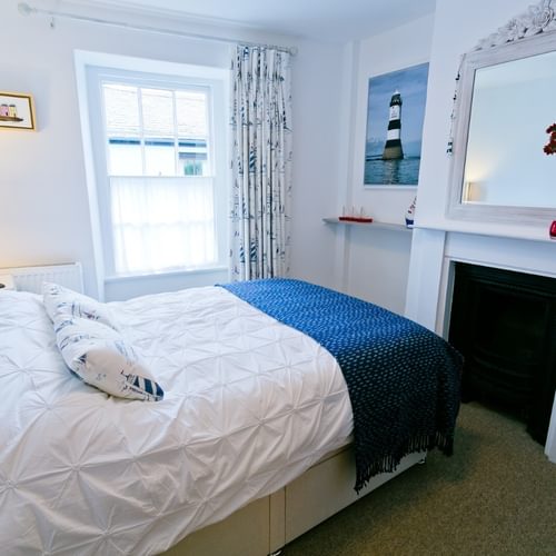 Boltholes and Hideaways Melvin Cottage Beaumaris large 4ft single bedroom 1620