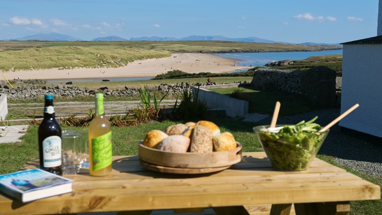 Boltholes and Hideaways Penrhyn Gwyn Aberffraw across to the beach picnic with view 1562