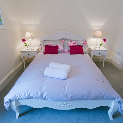 Boltholes and Hideaways Rosemary Lane Beaumaris double bedroom bed 1620