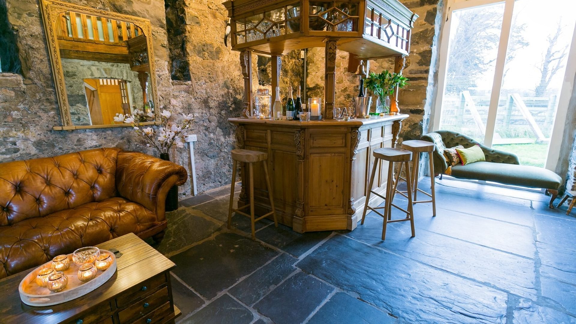 Boltholes and Hideaways Tal Y Bont Uchaf Stables bar in hall 1620