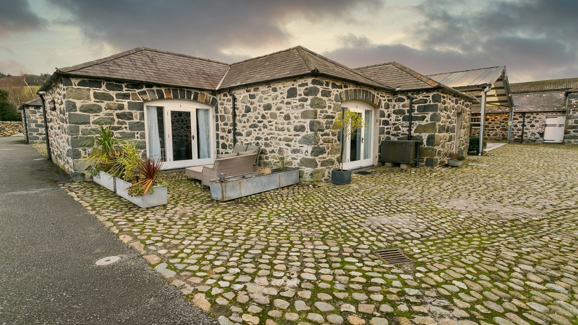 Boltholes and Hideaways Tal Y Bont Uchaf The Cottage sleeps 2 Large