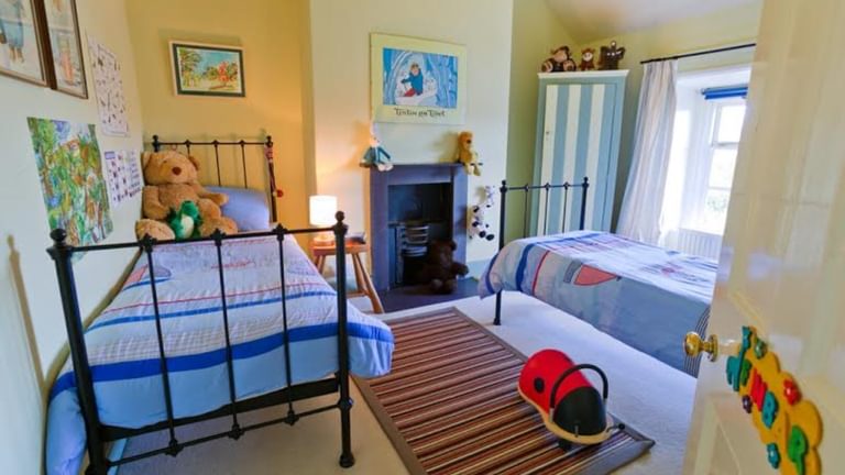 Boltholes and Hideaways Temperance House Beaumaris Anglesey twin room childrens 2 1