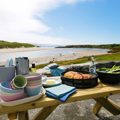 Boltholes and Hideaways Ty Glan Y Mor Aberffraw outdoor picnic ware