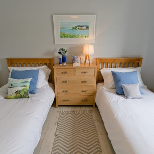 Boltholes and Hideaways Ty Glan Y Mor Aberffraw single beds