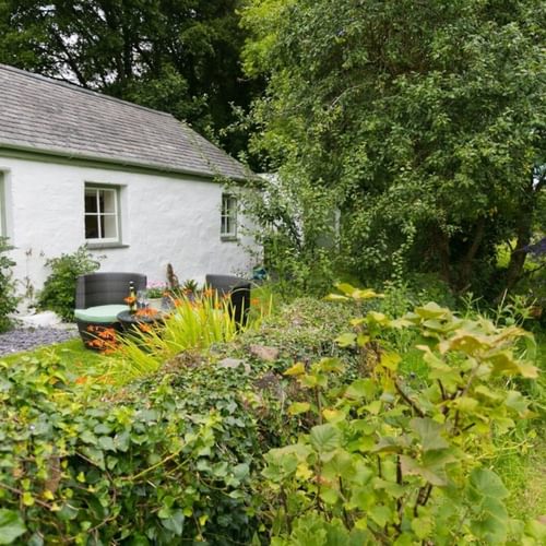 Boltholes and Hideaways Tyn Llan garden to house
