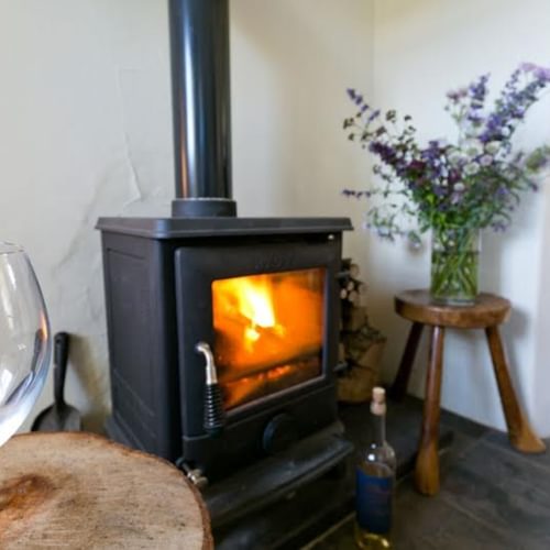 Boltholes and Hideaways Tyn Towyn by the beach Anglesey warm wood stove 1619