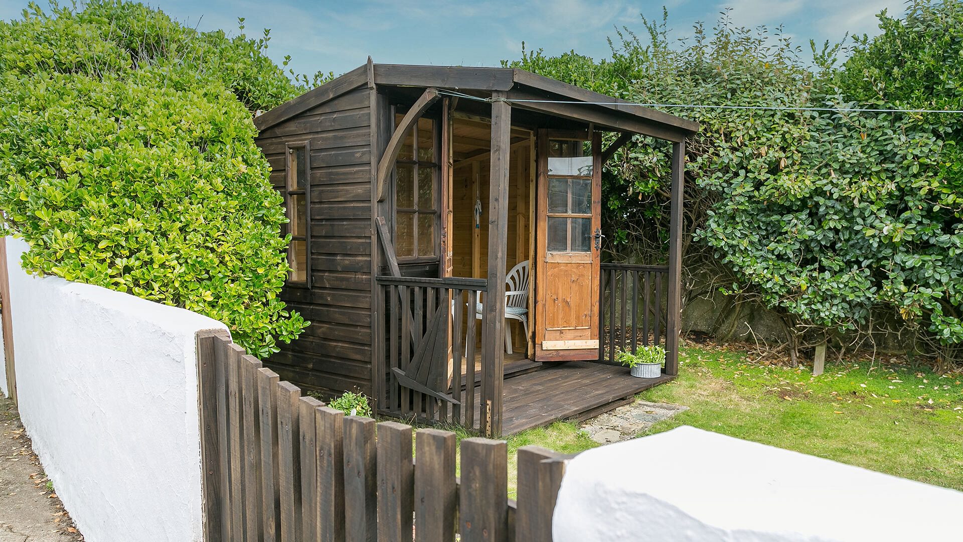 Borth Bach Rhosneigr Anglesey garden summerhouse 1920x1080