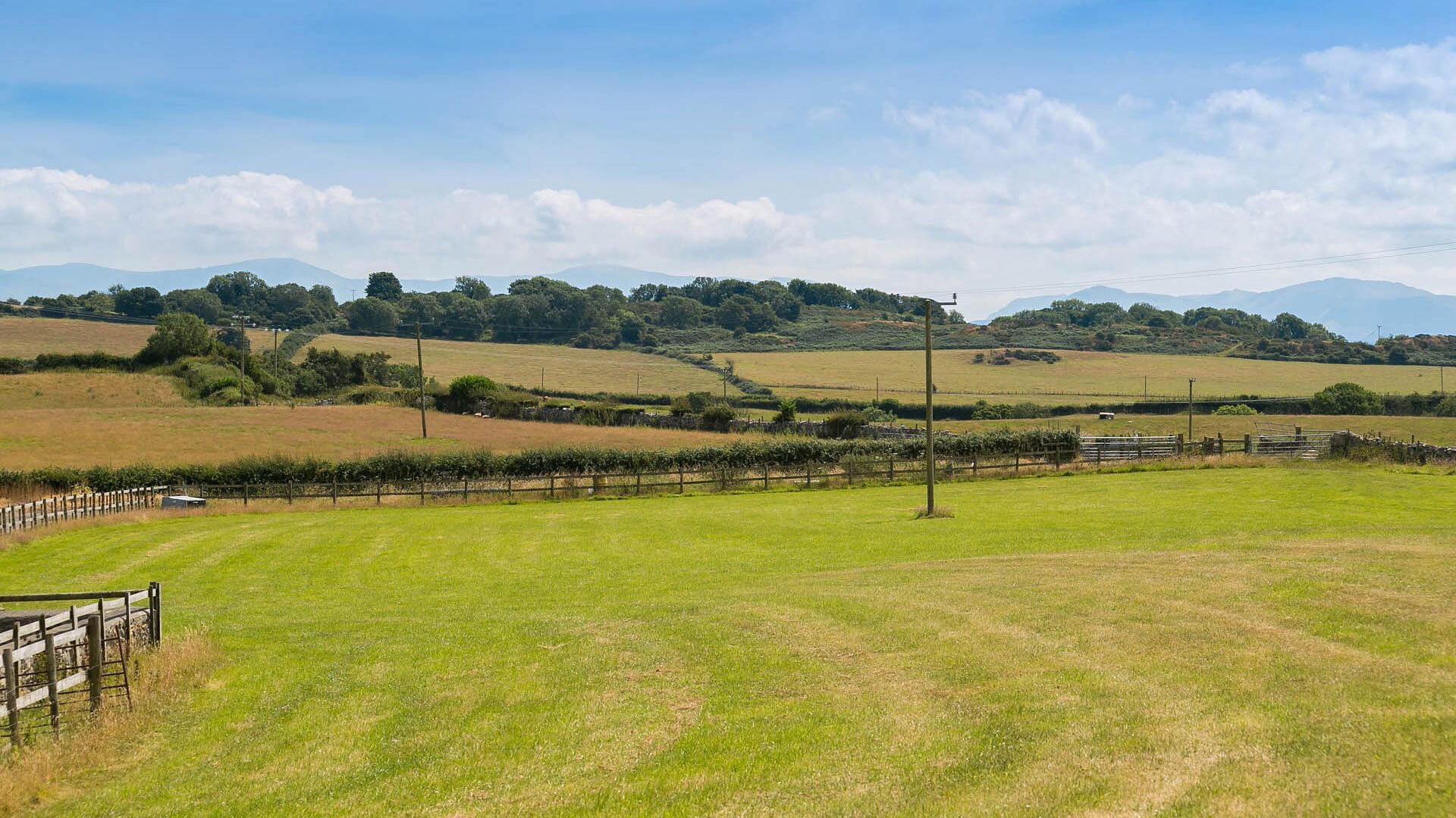 Beudy Odyn Pentraeth Anglesey rural view 3 1920x1080