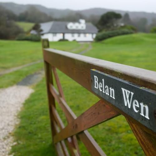 Belan Wen Boltholes and Hideaways Anglesey cottage near the beach