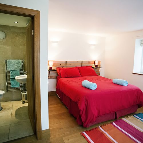 Big Moo Church Bay Anglesey king bedroom en suite