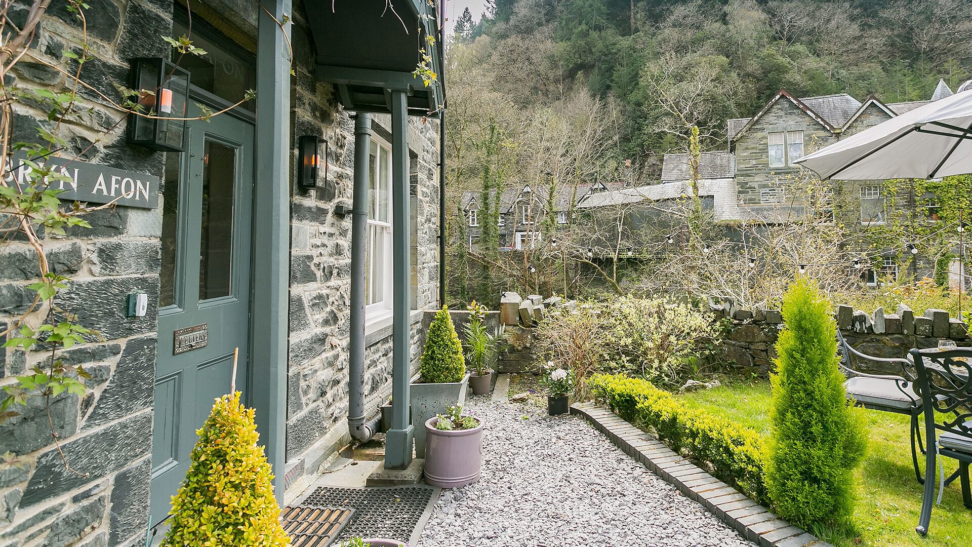 Bryn Afon Betws Y Coed Snowdonia front door garden 1920x1080