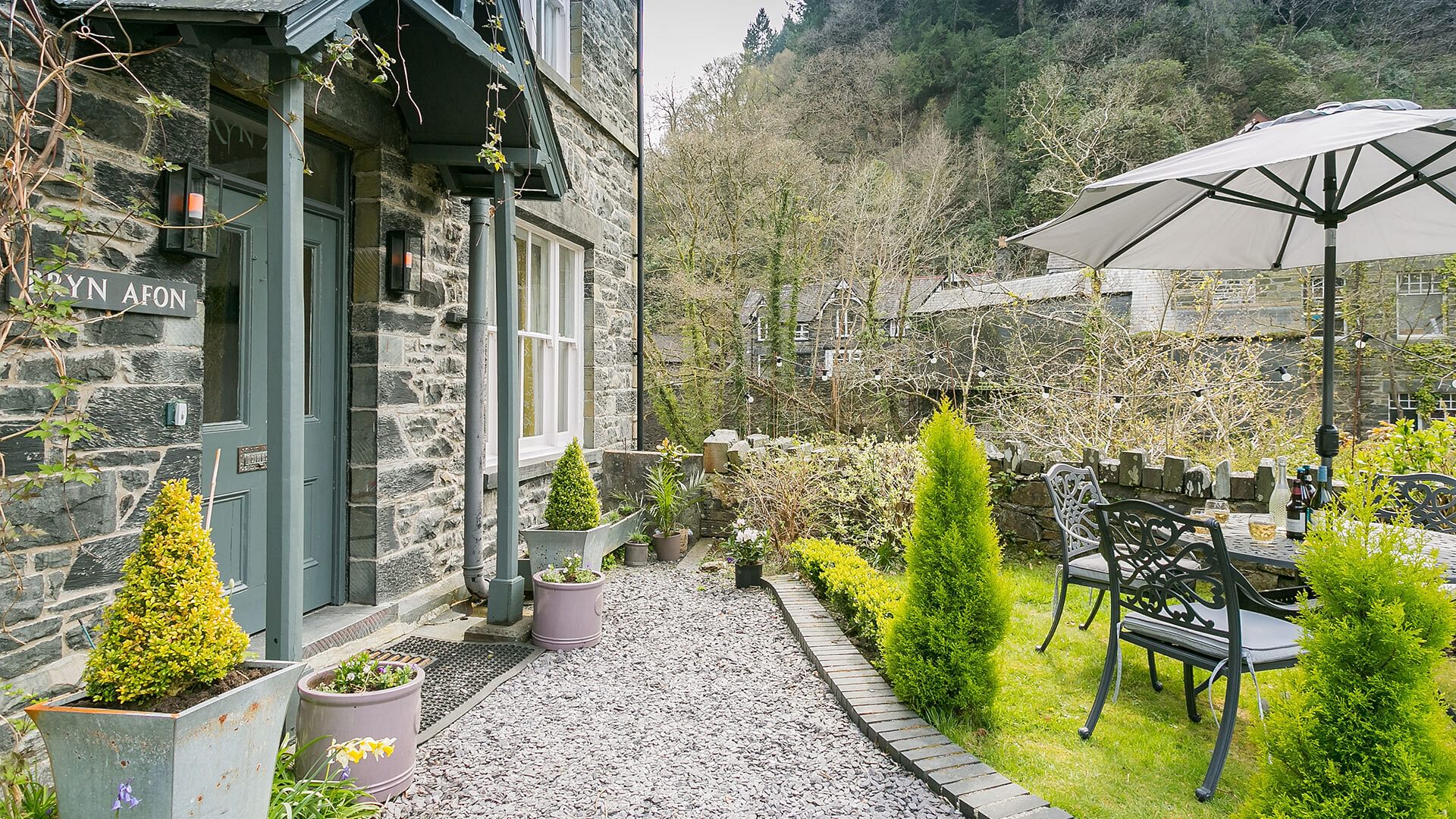 Bryn Afon Betws Y Coed Snowdonia front door garden 2 1920x1080