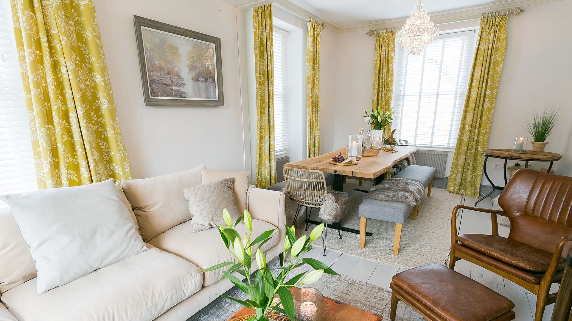 Bryn Afon Betws Y Coed Snowdonia sitting room dining area 1920x1080