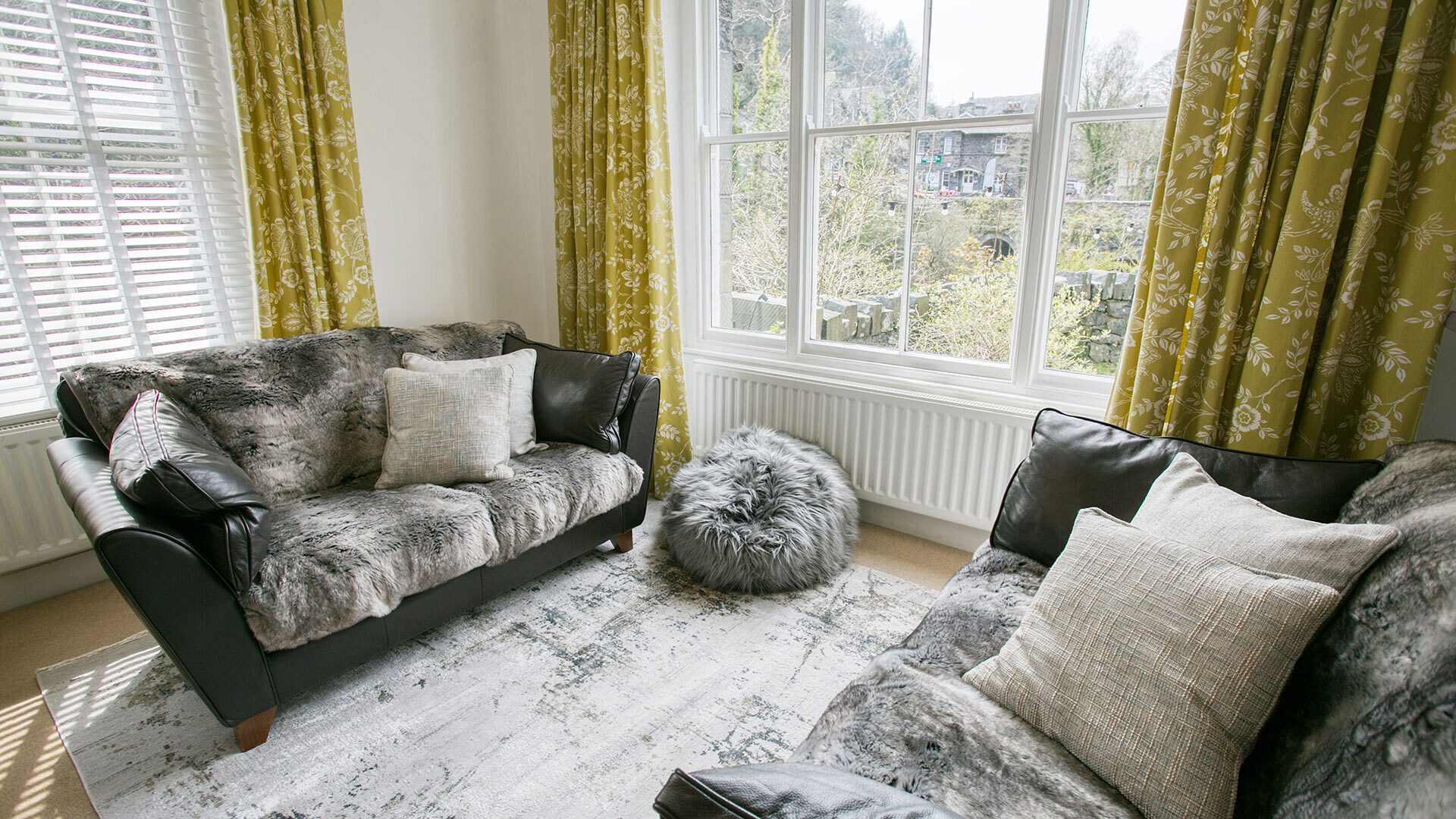 Bryn Afon Betws Y Coed Snowdonia sitting room 3 1920x1080