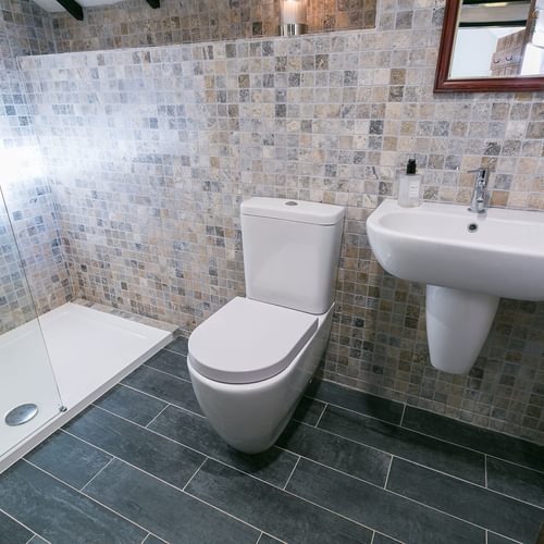 Bryn Mor Llanddona Anglesey bathroom 2 1920x1080