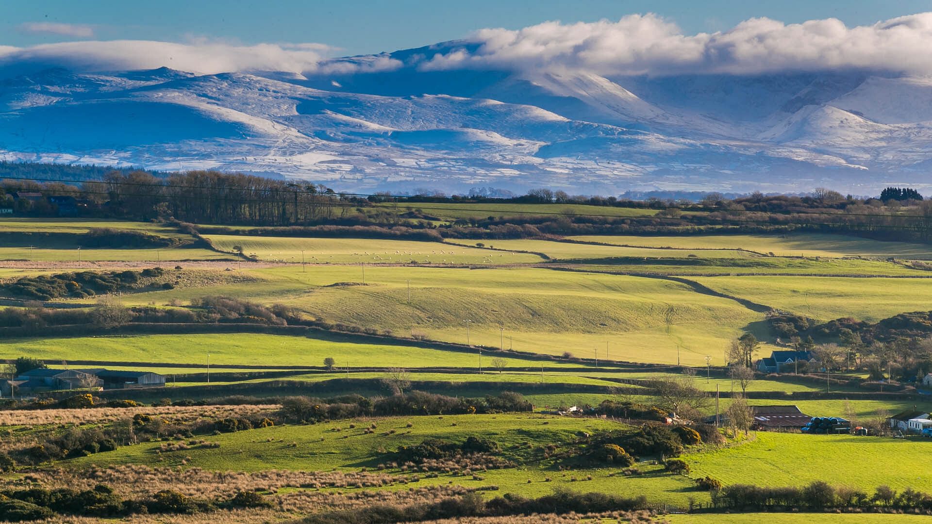 Bron Heulog Llanerchymedd Anglesey mountain view 1920x1080