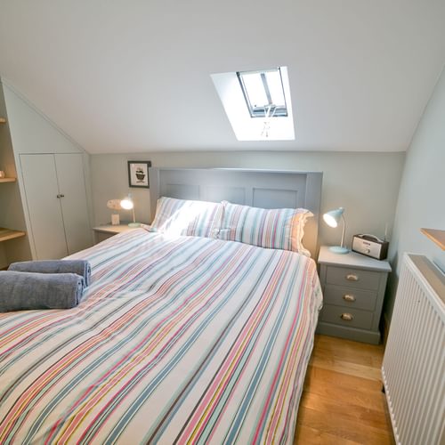 Bwthyn Derwen Llanfaethlu Anglesey bedroom1 1920x1080