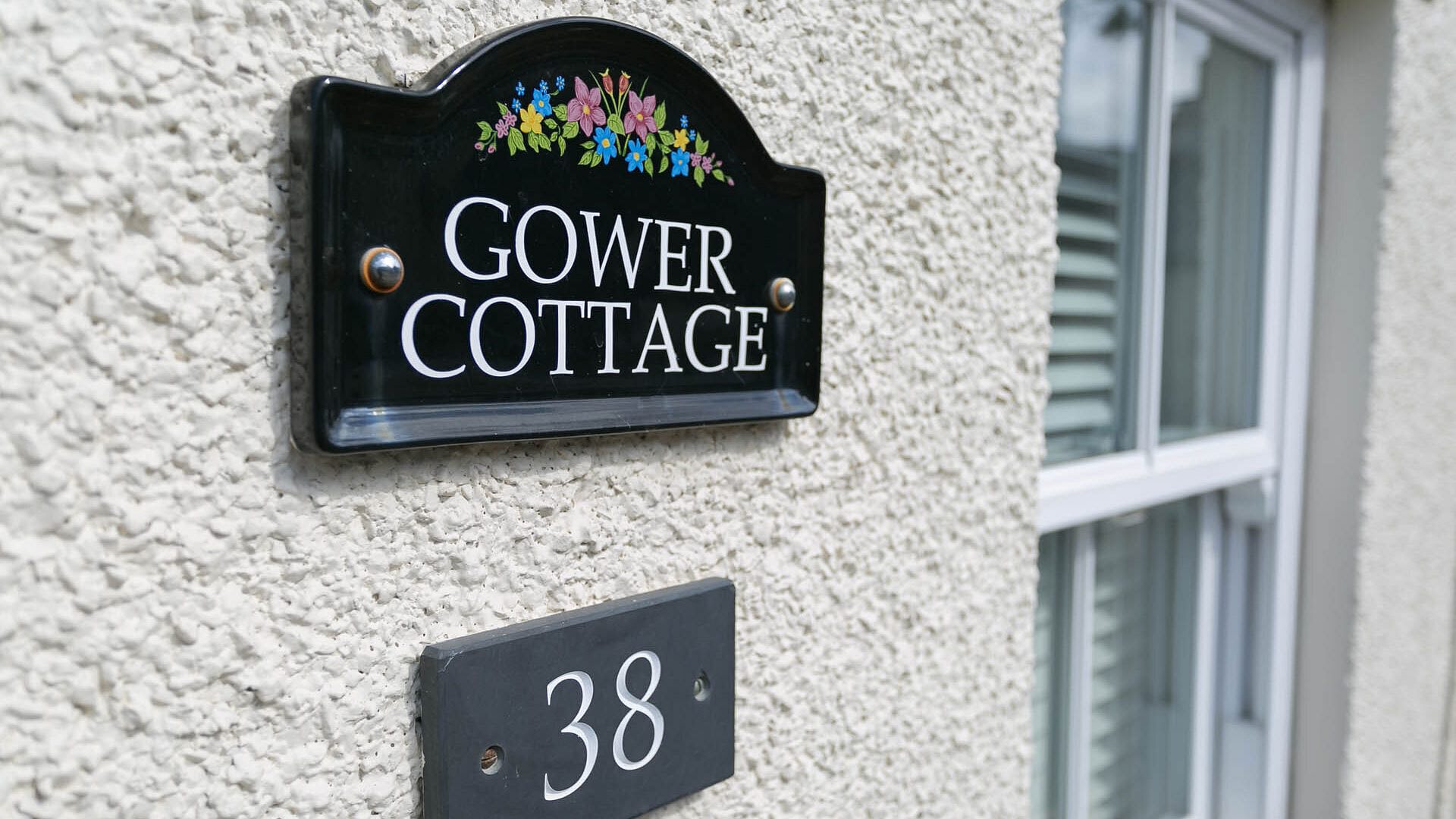 Gower Cottage Beaumaris Anglesey front door 2 1920x1080