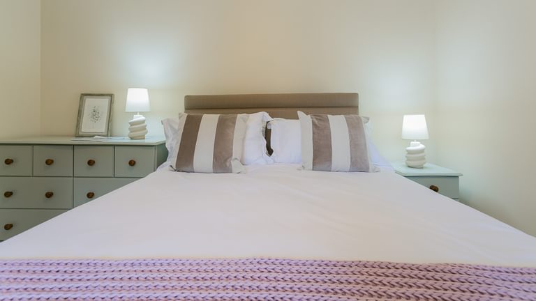 Gamdda Fawr Marianglas Anglesey LL738 NY pink bed 1920x1080