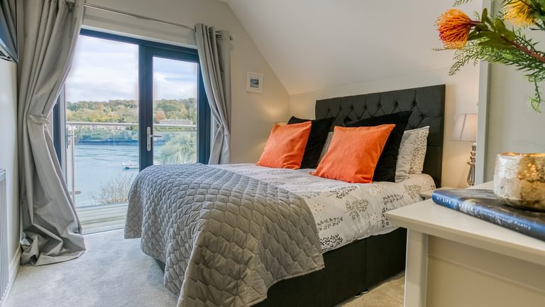 Glan Y Mor Beach Road Menai Bridge Anglesey LL595 HB bedroom orange 1920x1080