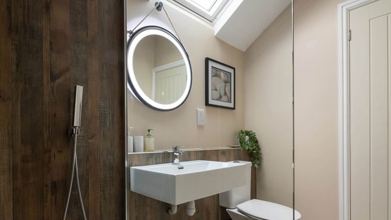 Glandwr Rhosneigr Anglesey bathroom 9 1920x1080