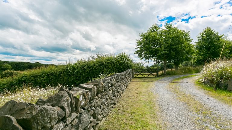 Granary Llwyn Y Gwaew Llanbedr Y Cennin Conwy Gwynedd LL328 UT wall 1920x1080