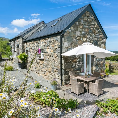 Granary Llwyn Y Gwaew Llanbedr Y Cennin Conwy Gwynedd LL328 UT better patio 1920x1080