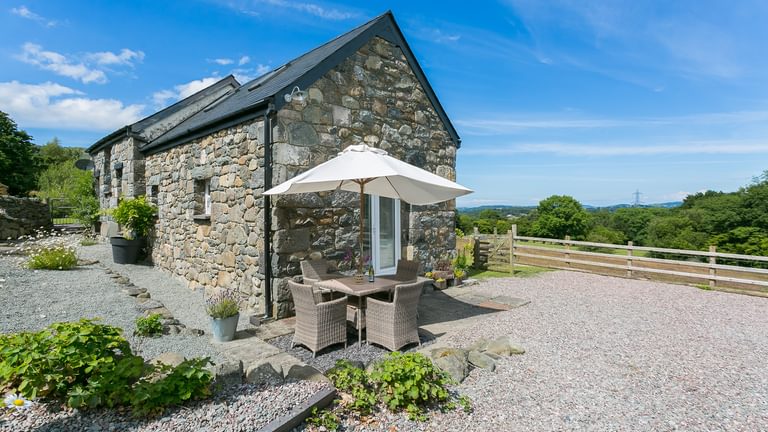 Granary Llwyn Y Gwaew Llanbedr Y Cennin Conwy Gwynedd LL328 UT parasol 1920x1080