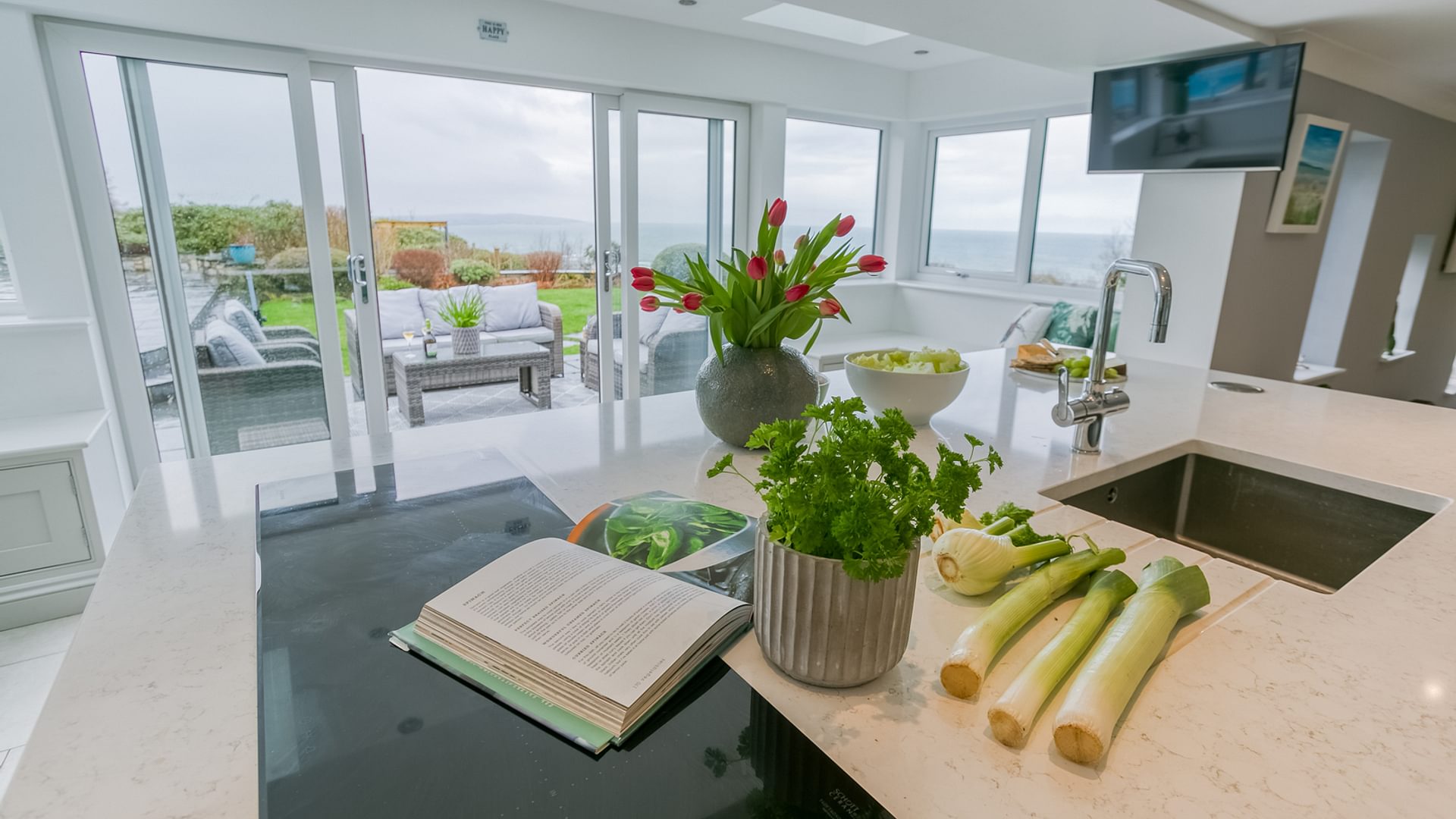 Gwynaeth Gwyn Llanddona Anglesey kitchen 1920x1080