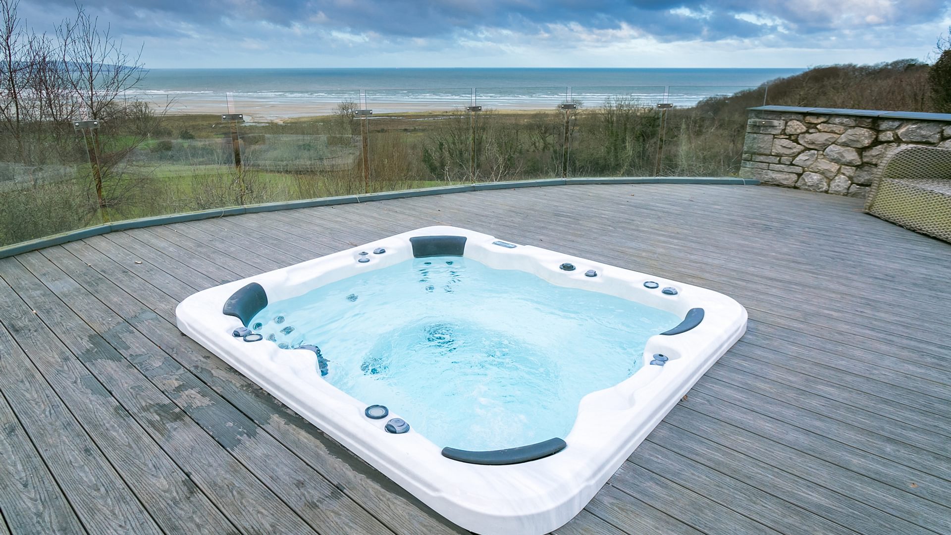 Gwynaeth Gwyn Llanddona Anglesey hot tub 1920x1080