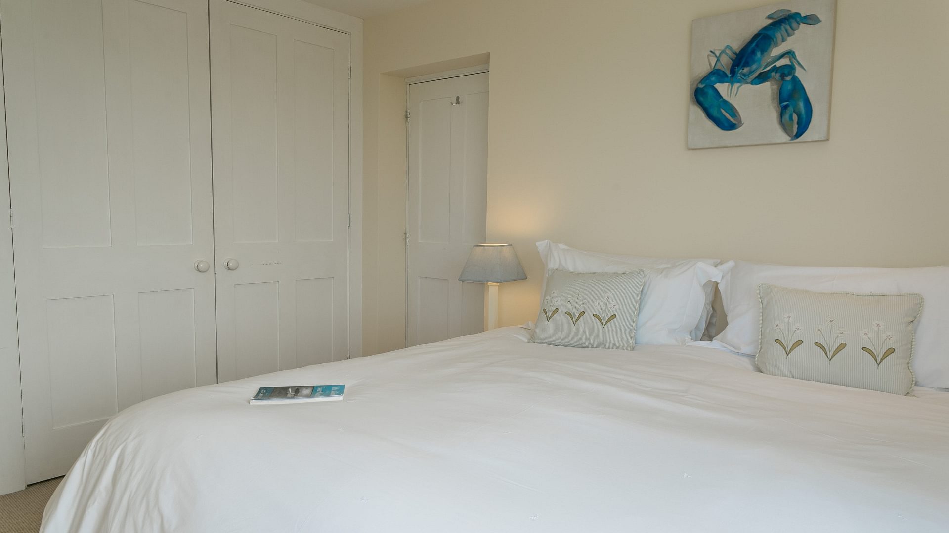 Gwyndy Bach Lon Penrhyngarw Trearddur Bay Anglesey LL652 YY main bedroom one 1920x1080