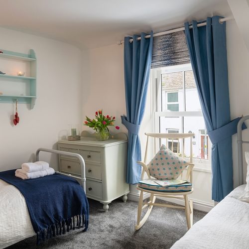 Gwyndy Beaumaris Anglesey twin bedroom 3 1920x1080