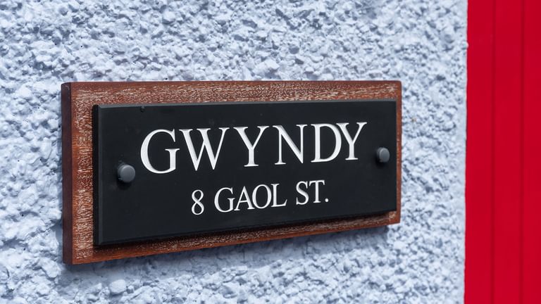 Gwyndy Beaumaris Anglesey house sign 2 1920x1080