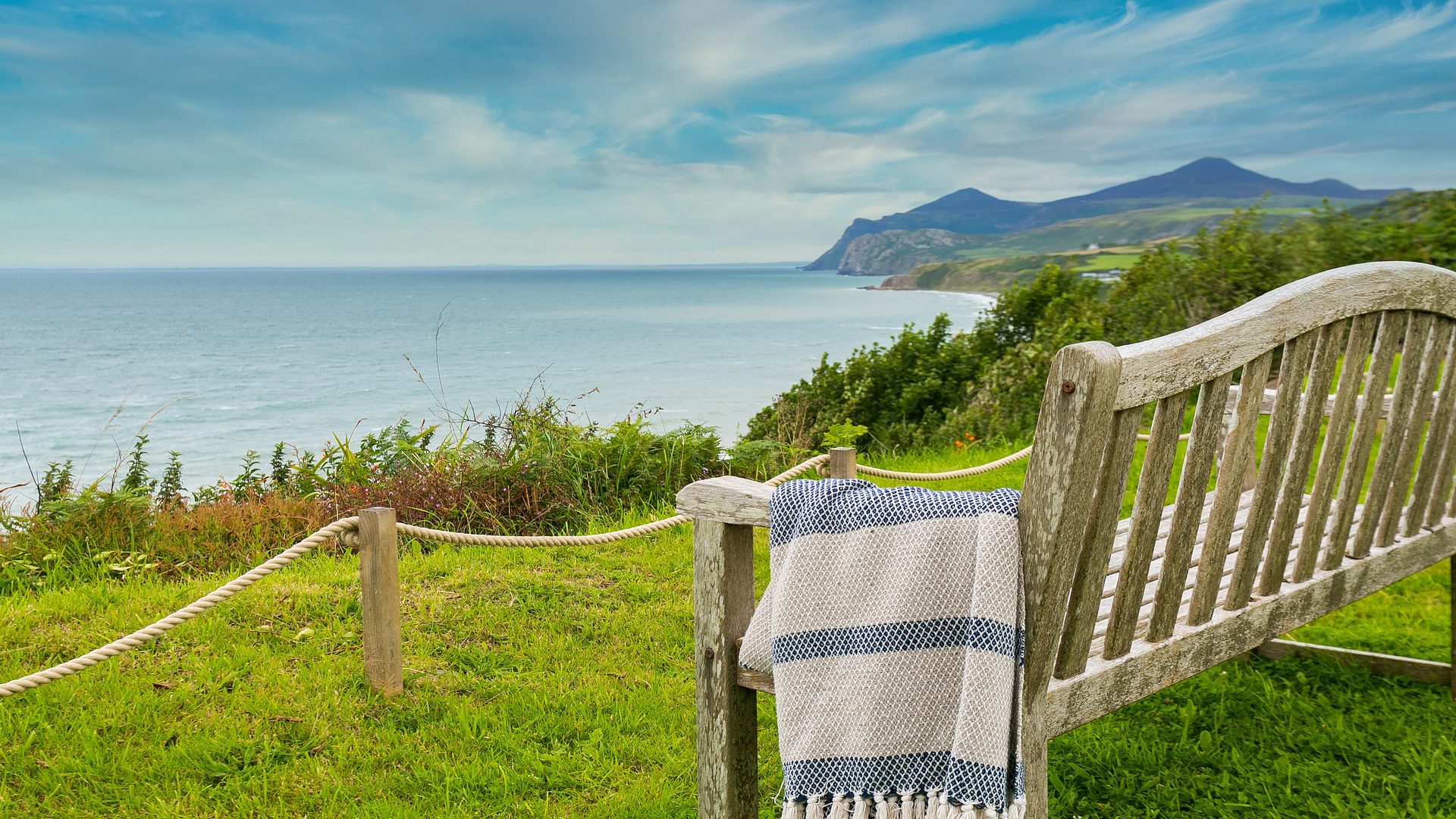 Gwelfor Rhodfar Mor Nefyn LL53 6 EB bench 1920x1080