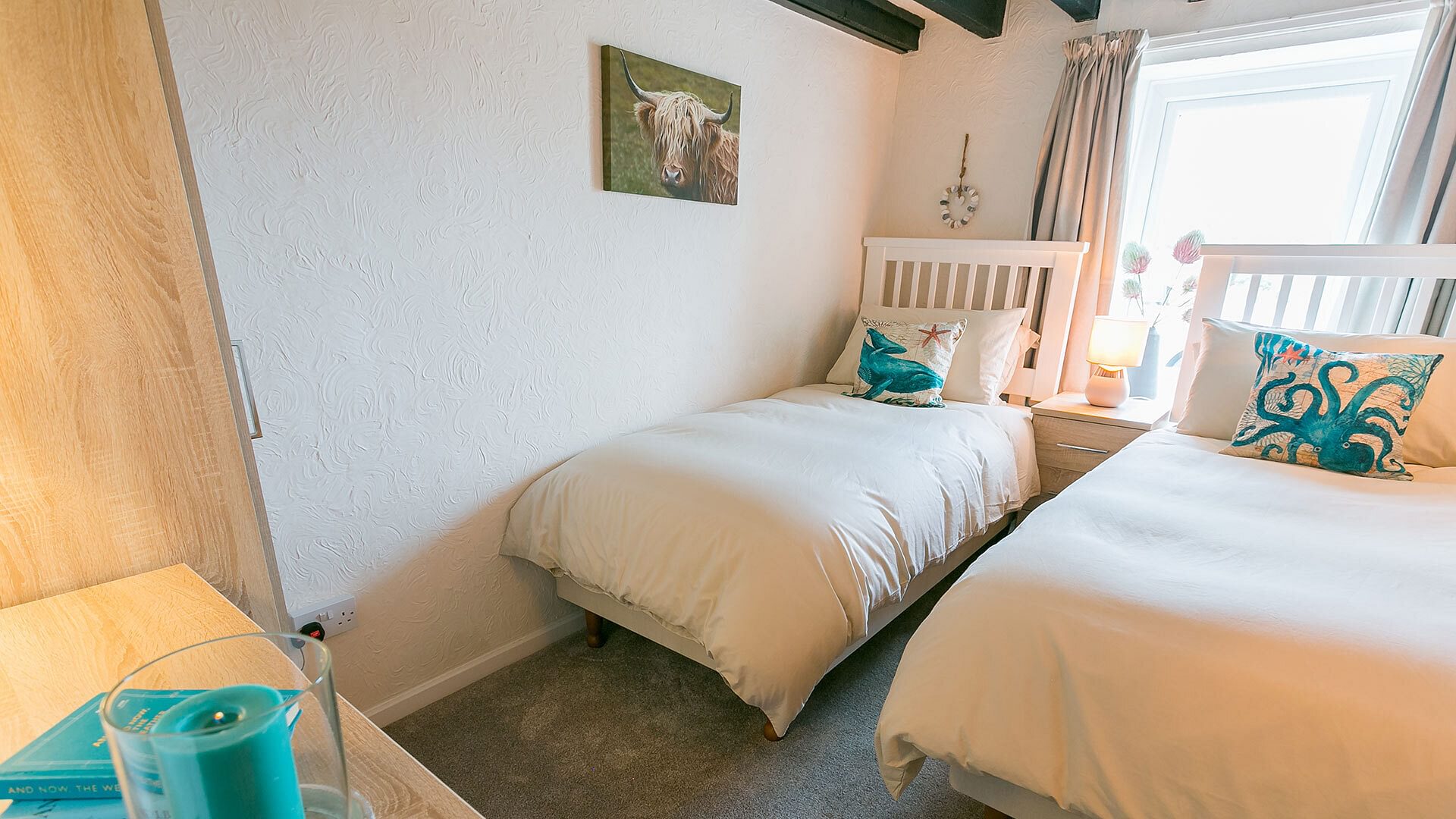 Dinas Cottage Benllech Anglesey twin bedroom 4 1920x1080