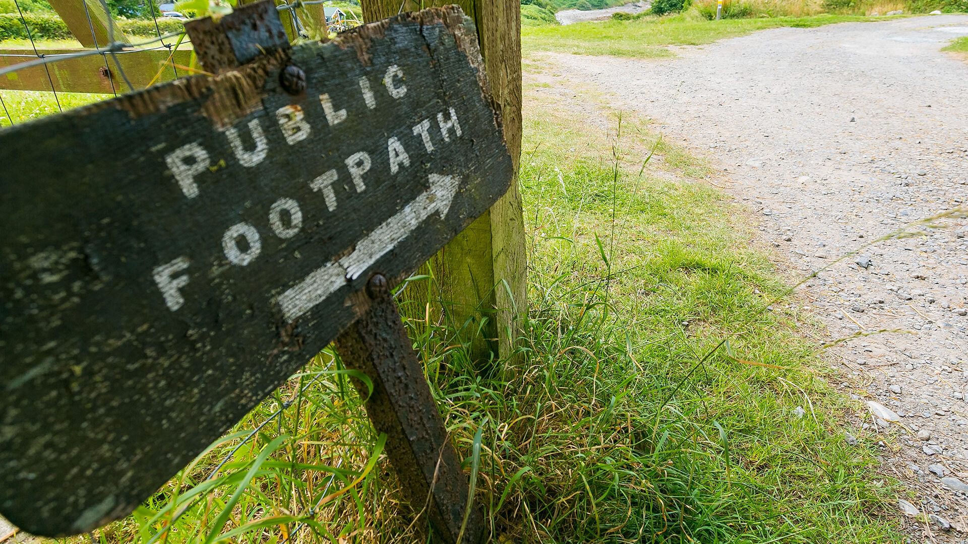 Dinas Cottage Benllech Anglesey footpath sign 1920x1080