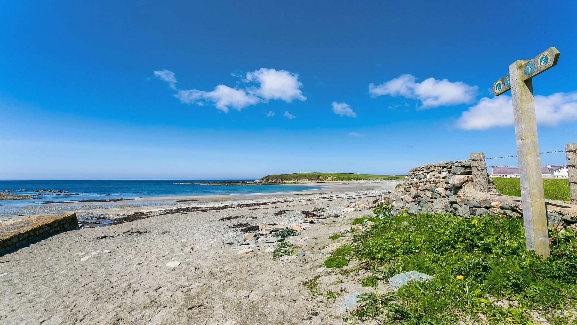 Dryll Y Gro Trefadog Llanfaethlu Anglesey LL654 PE coastal path 1920x1080