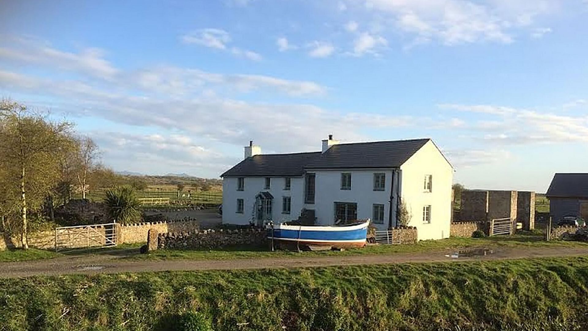 Duck House Bodorgan Anglesey outside 1920x1080