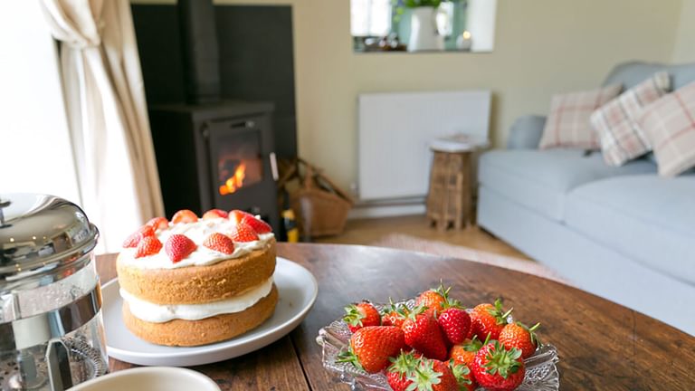 Duck House Bodorgan Anglesey cake strawberries 1920x1080
