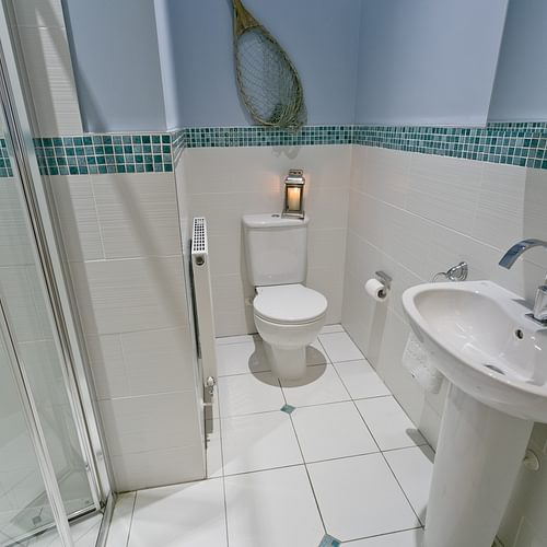 En suite at double Afon Menai Brynscincyn Anglesey LL65 6 NX Boltholes and Hideaways