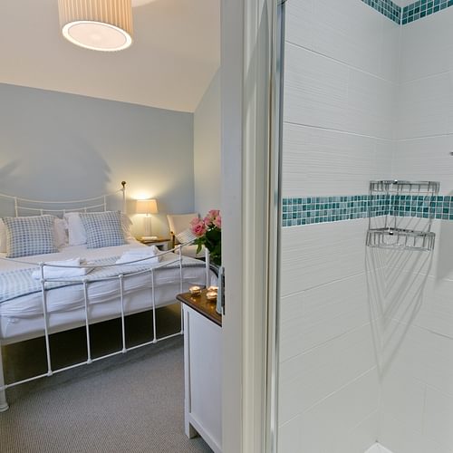 En suite in double room Afon Menai Brynscincyn Anglesey LL65 6 NX Boltholes and Hideaways