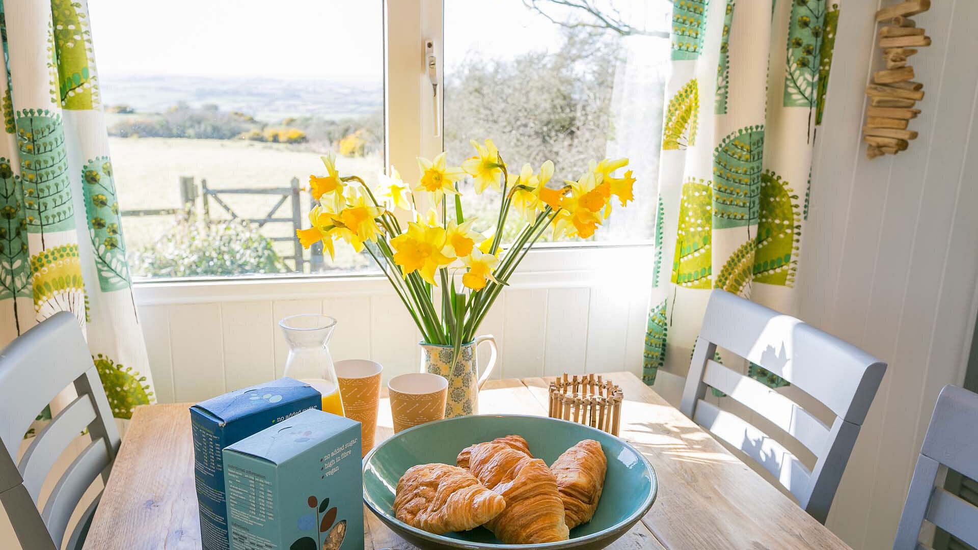 Easter Cabin Lligwy Anglesey dining table 1920x1080